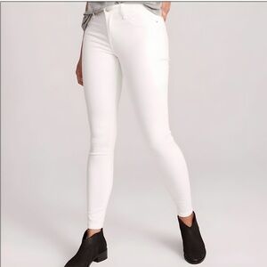 Abercrombie and Fitch Harper Low Rise Super Skinny Jeans | White | 25 / 0